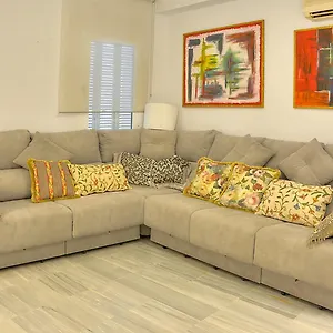 https://apartamento-calle-betis.es-andalucia.com